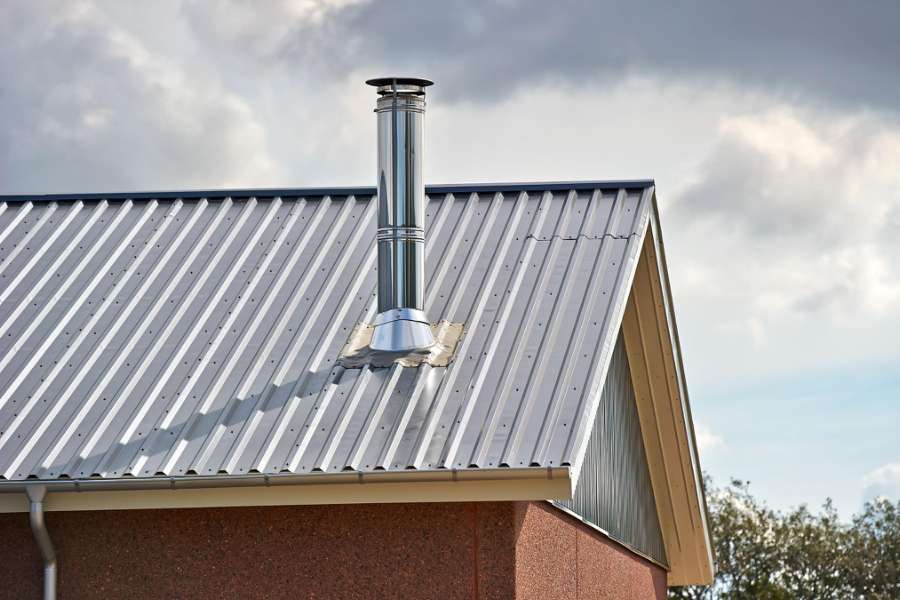 Store tagflader beklædt med Trapezplader, Saksagervej 1, 9670 Vrå